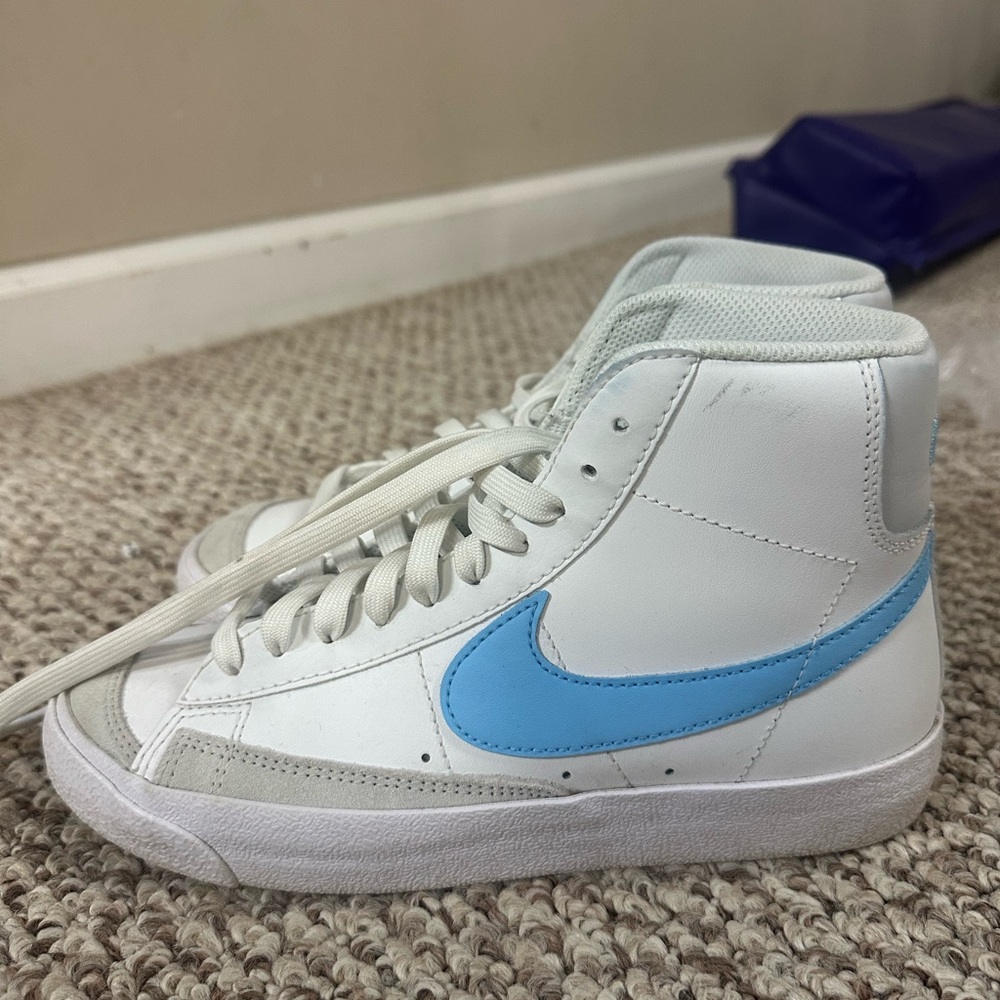 Nike blazers kids size 5, fits women's 6.5. Excellent condition. Smoke free home